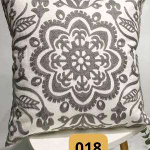 01-35.png Funda de cojines bordados Florencia