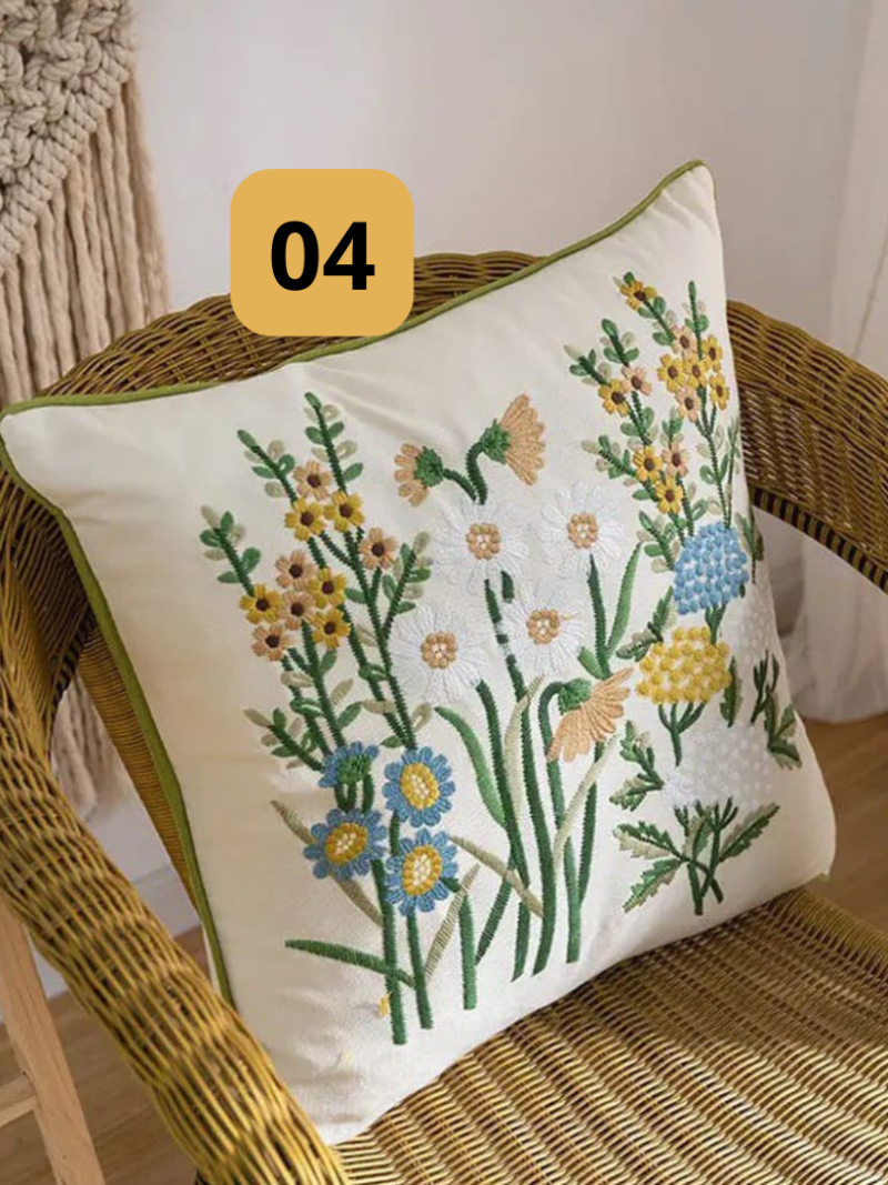 01-4.png Funda de cojines bordados Lucia