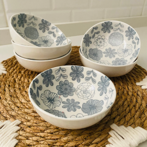 04577C63-7DAE-43CC-A8C8-B2DE27D50A43-1.png 6 Pocillos de postre blanco con flores azules