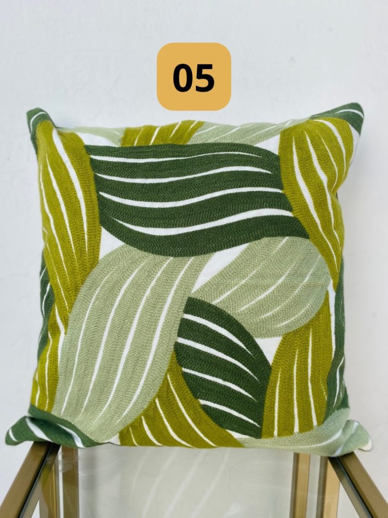 25592C18-A8D6-452B-B8AD-A623B4A3A46A.jpg Funda de cojines bordados Simona