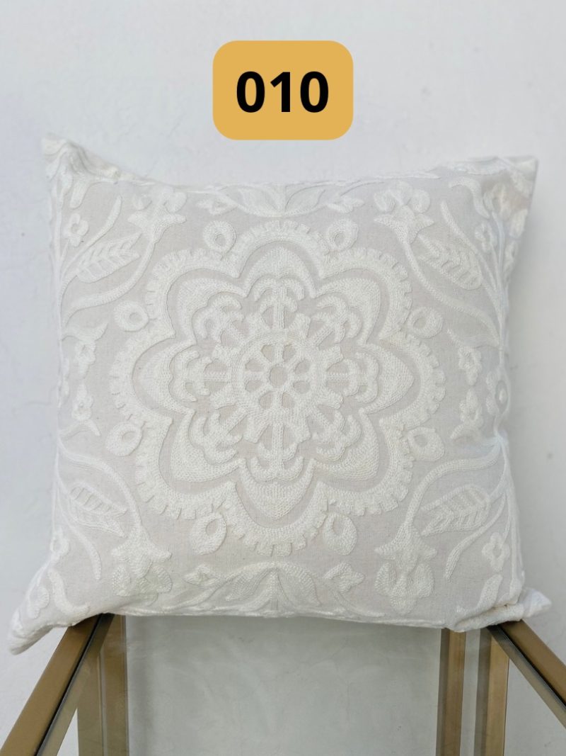 27AAEB13-061B-4AD2-8E41-730EC86DB506.jpg Funda de cojines bordados abstractos