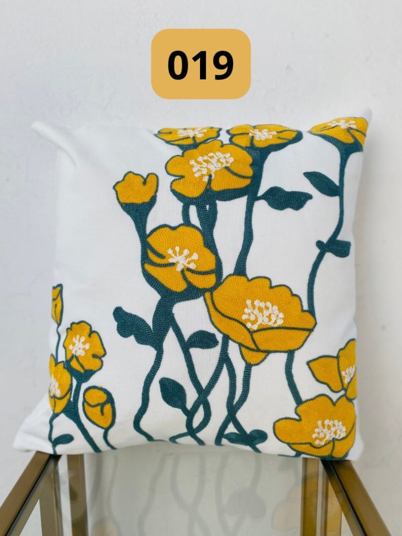 289253DB-7343-47C0-B332-79D0423C8C0F.jpg Funda de cojines bordados Simona