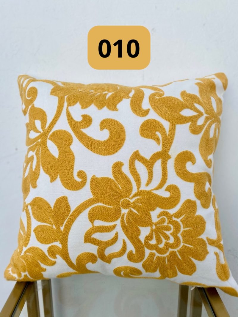 29A86439-D580-4F7C-A781-2034692B6667.jpg Funda de cojines bordados Isadora