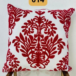 31E3A986-93DA-43FF-BCCE-316F1DD2ABF0.jpg Funda de cojines bordados Simona