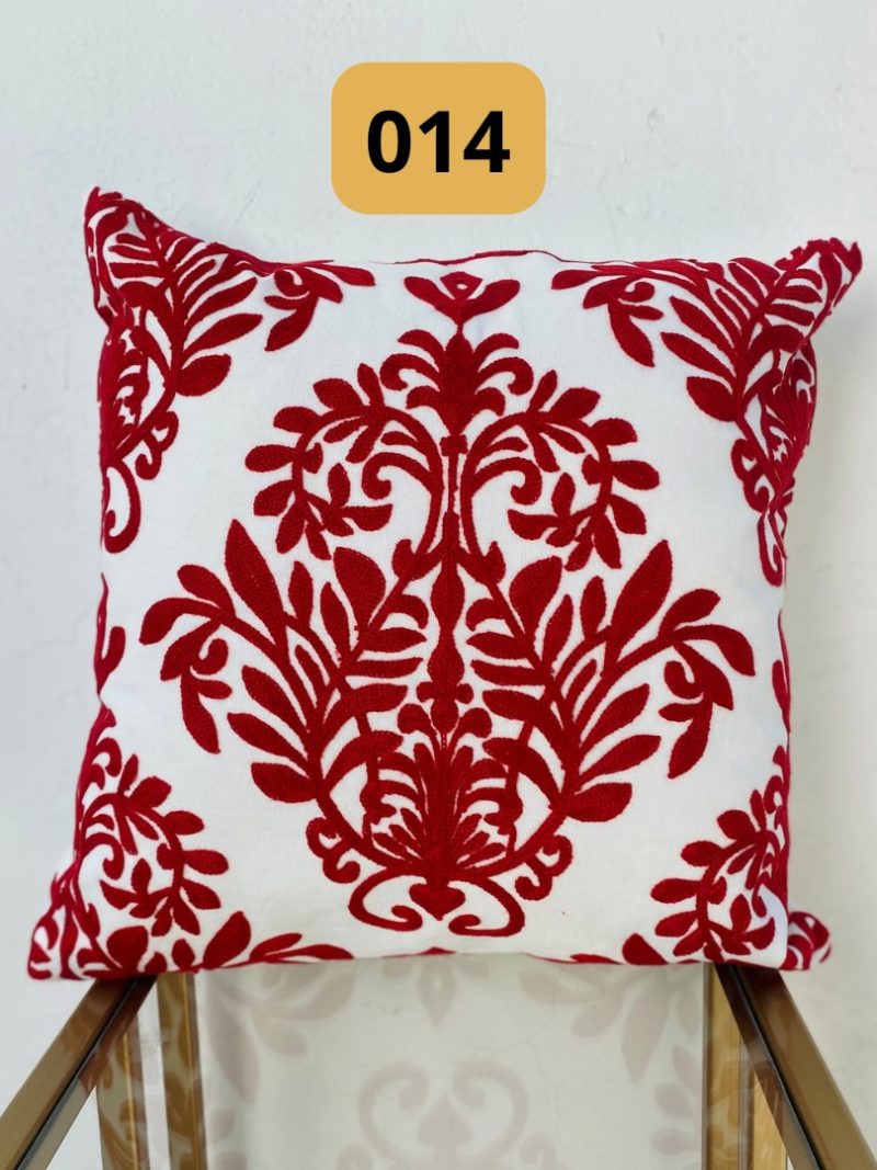 31E3A986-93DA-43FF-BCCE-316F1DD2ABF0.jpg Funda de cojines bordados Simona