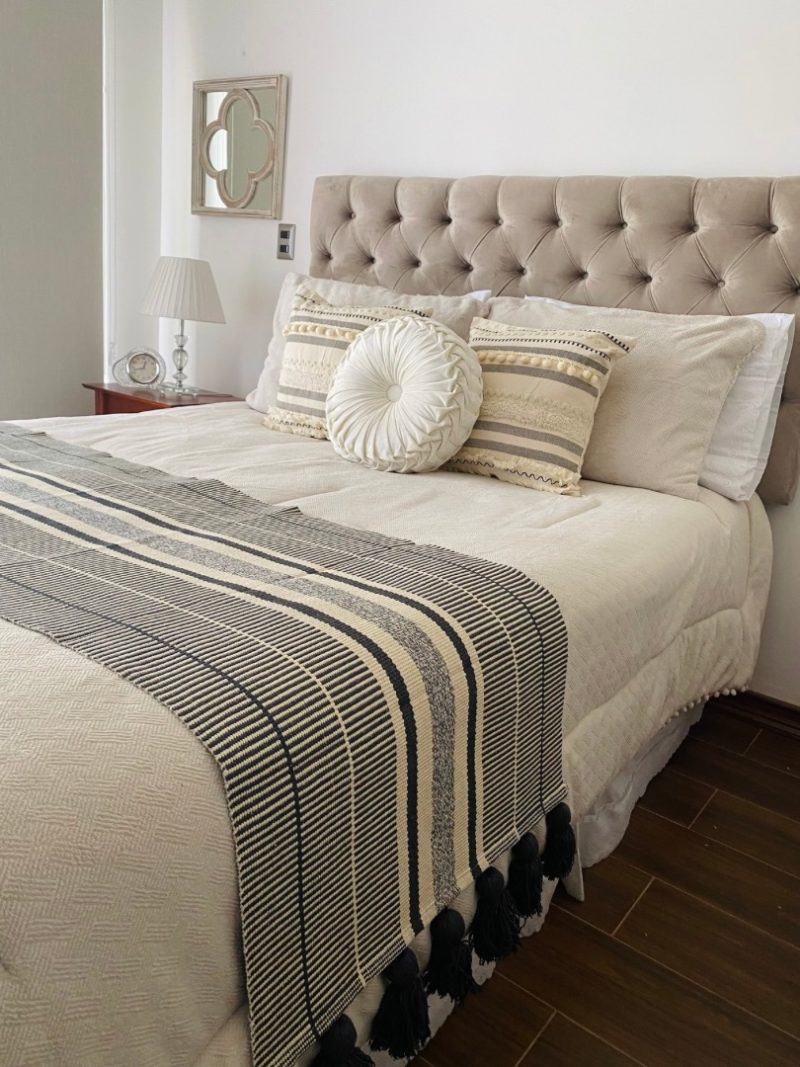 Piecera con flecos Valeria