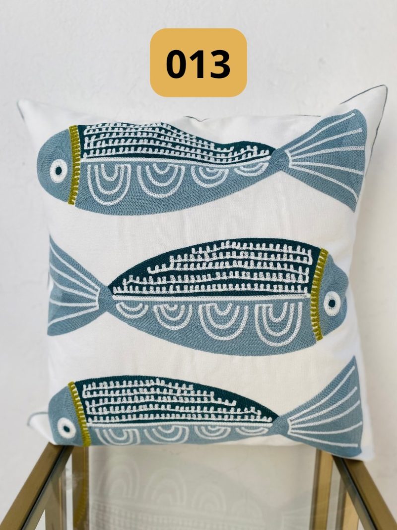 59744226-0BB5-4379-B0A6-7A3993B6FABA.jpg Funda de cojines bordados Simona