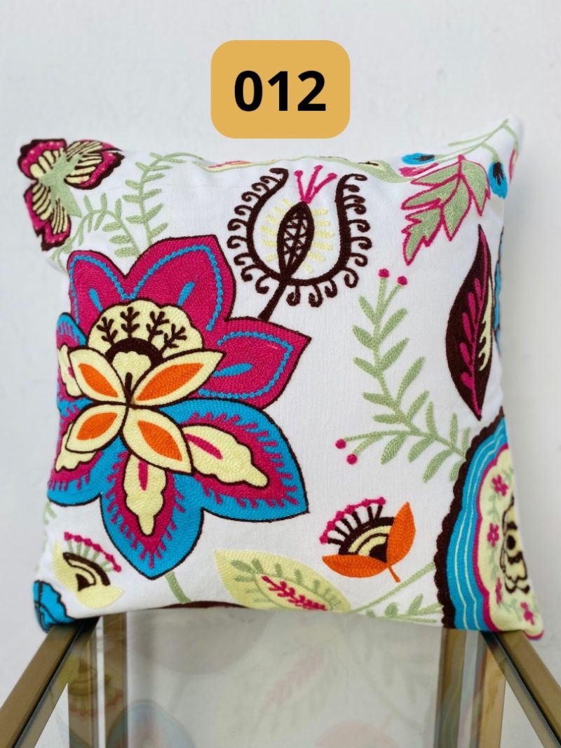 6B25FFFA-EB34-4254-8F65-CB21CCEBB3B7.jpg Funda de cojines bordados Simona