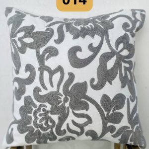 72532D4C-4D9B-4ACE-8985-2C33E294F3F2.jpg Funda de cojines bordados abstractos