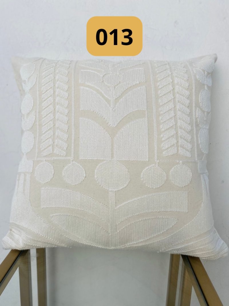 7FE43E8B-3CBE-49E5-966B-F8BA686A61CB.jpg Funda de cojines bordados abstractos