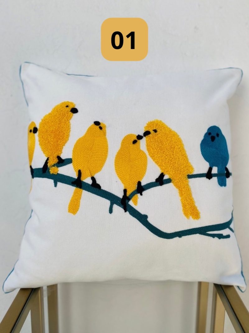 8AEE3D3C-1462-410A-B84F-C210C621B895.jpg Funda de cojines bordados Simona