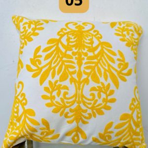 8C23B1B0-B5F4-42E7-96CA-EA9FF340F095.jpg Funda de cojines bordados Isadora