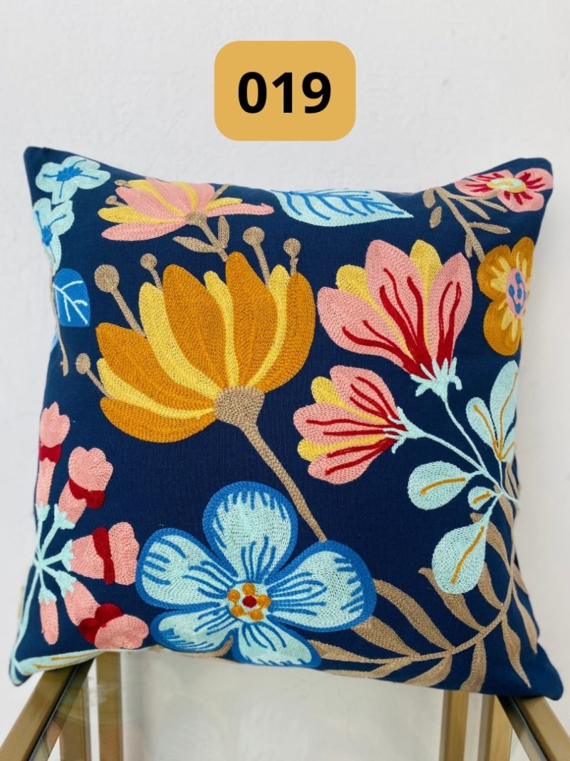 8DF188A2-B024-44FA-9DD9-A3C0A9C06B9A.jpg Funda de cojines bordados abstractos