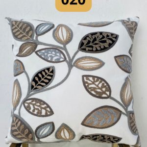 91EC3959-01CD-4296-98C9-098E8251952C.jpg Funda de cojines bordados Simona