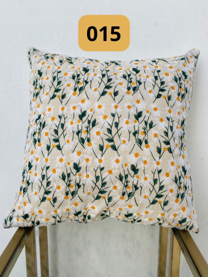 932FECA4-9658-4B1F-B9A5-C063DE69A462.jpg Funda de cojines bordados Simona