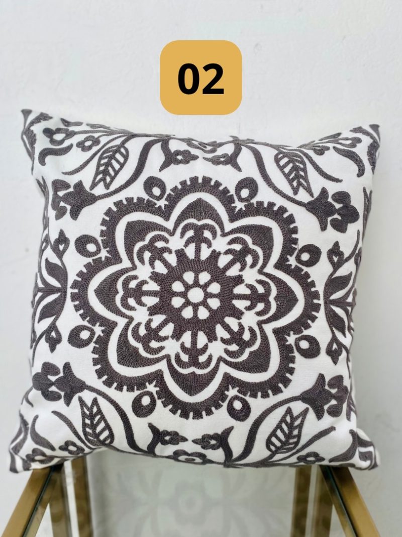 A229F9CD-C64B-4874-A03E-7763B740CF7D.jpg Funda de cojines bordados Isadora