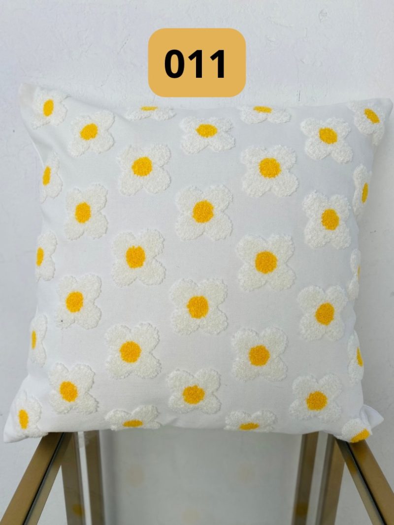 BEB6B4F6-9E7D-4526-BA57-0328ABFB37E2.jpg Funda de cojines bordados abstractos