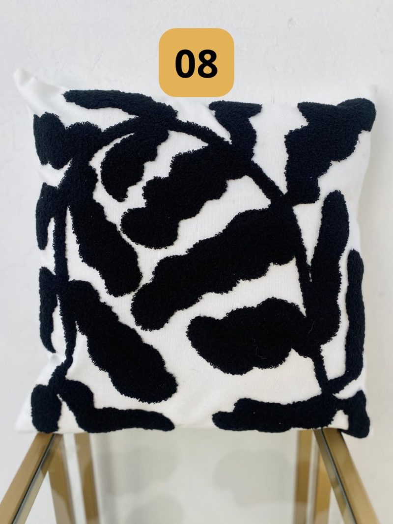 CD8BFF27-A840-4FD9-9213-6353796E22FB.jpg Funda de cojines bordados Simona