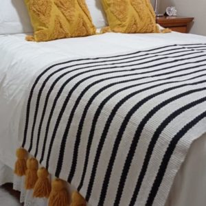 Piecera con flecos Renata