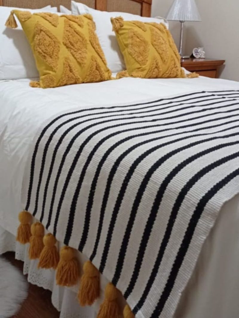 Piecera con flecos Renata