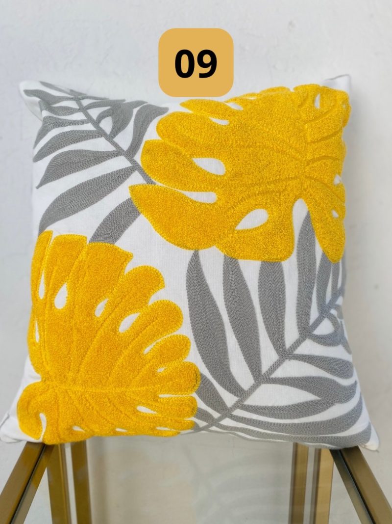 EA06BD7F-E816-4C0A-AC10-9A1C29474815.jpg Funda de cojines bordados Simona