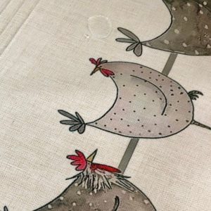 Sin-titulo-810-x-1080-px-4-1.jpeg Set 6 individuales Trío de Gallinas