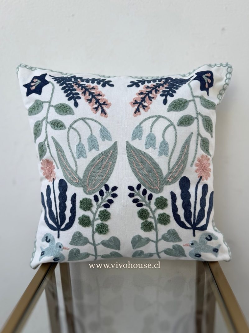 Sin-titulo-810-x-1080-px-6-1.jpg Funda bordada Naturaleza